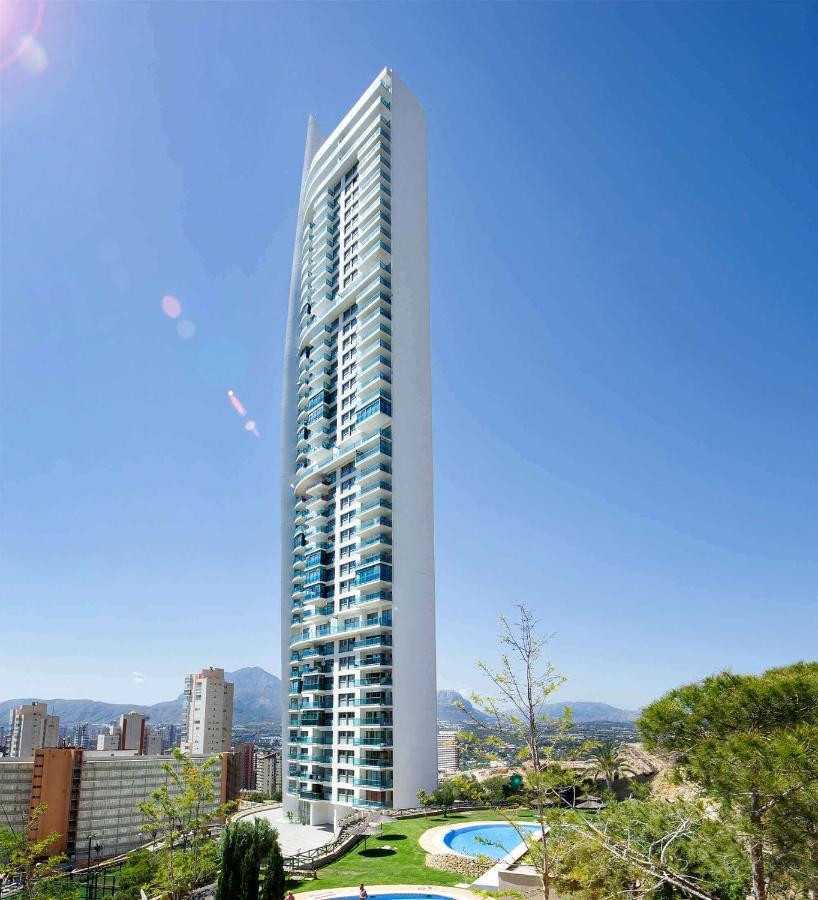 Apartamento familiar con terraza privada, parking gratuito y WiFi Benidorm Exterior foto