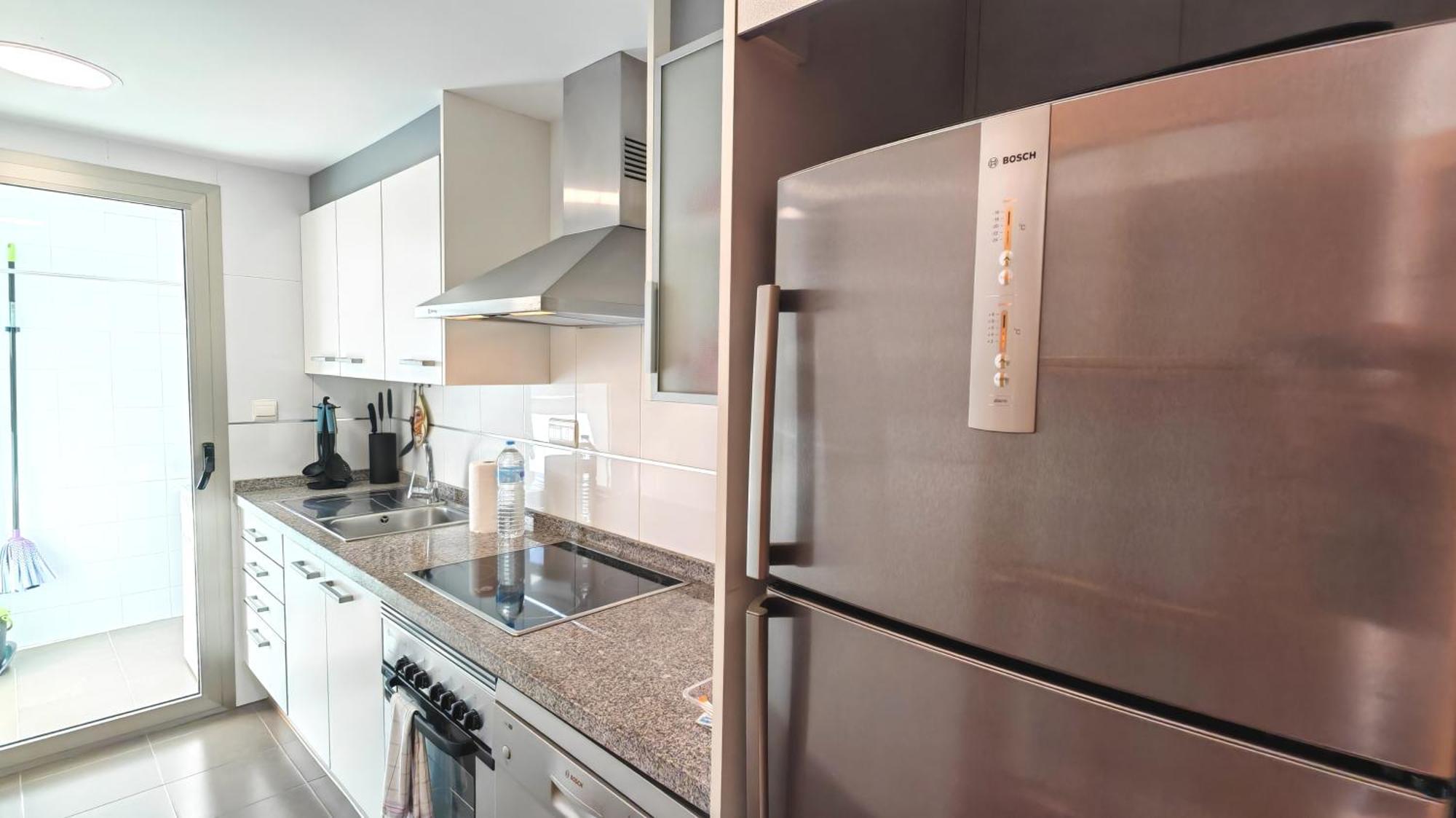 Apartamento familiar con terraza privada, parking gratuito y WiFi Benidorm Exterior foto